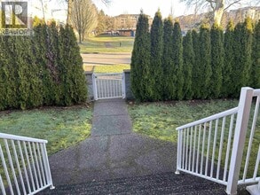 5510 Rumble St in Burnaby, BC - Building Photo - Building Photo