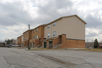 The Townhomes of Midland Court in Toronto, ON - Building Photo - Building Photo