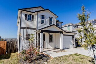 8115 Meridian Isle in San Antonio, TX - Building Photo - Building Photo