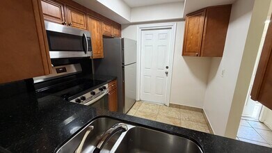 4061 NW 9th Ave in Pompano Beach, FL - Building Photo - Building Photo