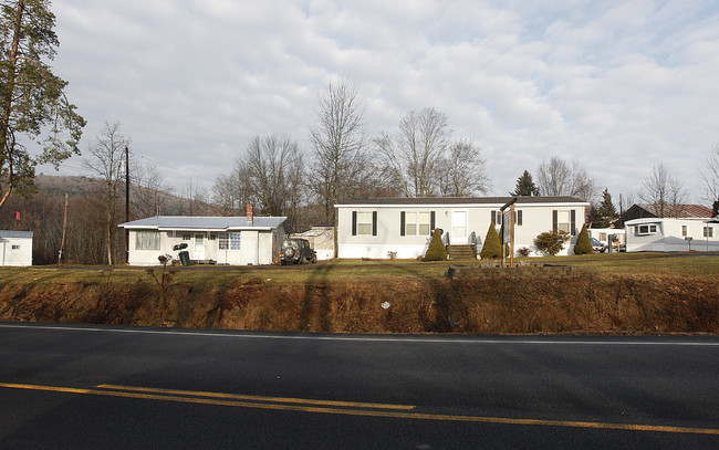 Melody Village Mobile Home Park in Oneonta, NY - Foto de edificio - Building Photo