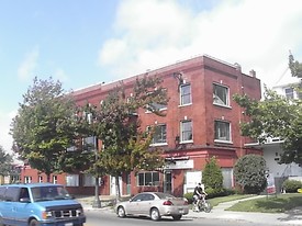 1942 Seneca St Apartamentos