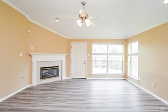 19318 Pinewood Bluff Ln in Humble, TX - Building Photo - Building Photo