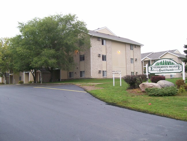 Evergreen Square Apartments photo'