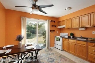 96 East Ave in Atlantic Highlands, NJ - Building Photo - Building Photo