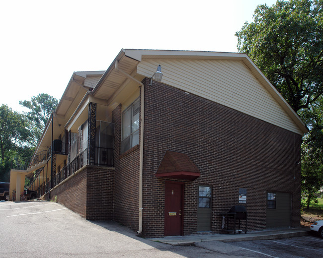 Towncrest Apartments in Birmingham, AL - Building Photo - Building Photo