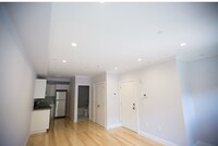 296 Beacon St, Unit 3 in Boston, MA - Building Photo - Building Photo