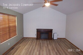 307 N Cheyenne in Clever, MO - Building Photo - Building Photo