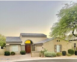 13665 E Shaw Butte Dr in Scottsdale, AZ - Building Photo