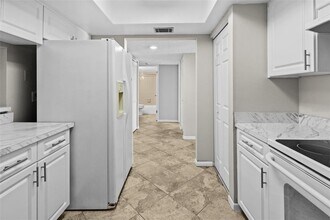 3706 Greenery Ct in Tampa, FL - Building Photo - Building Photo