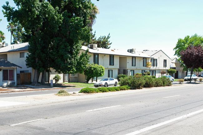 Sheilds Palms Apartments