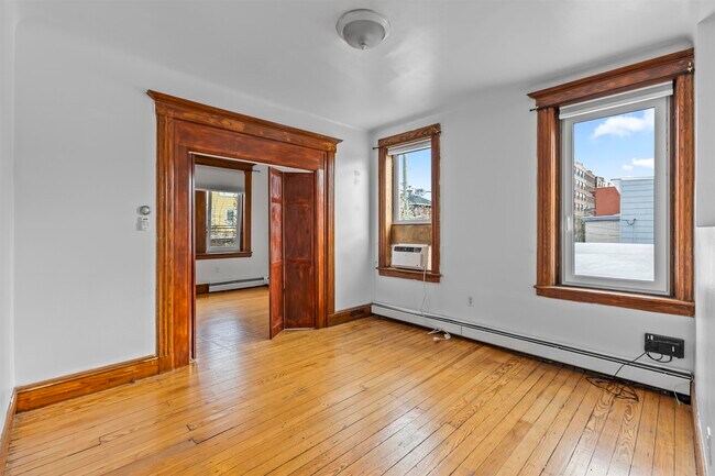 201 19th St in Union City, NJ - Building Photo - Building Photo