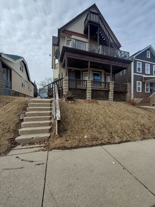 3367-3369-3369 N 3rd St in Milwaukee, WI - Foto de edificio
