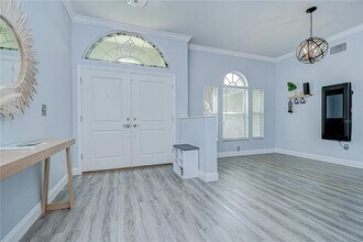 9813 Woodbay Dr in Tampa, FL - Building Photo - Building Photo