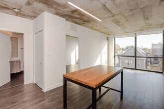 1714 W Roscoe St in Chicago, IL - Building Photo - Building Photo