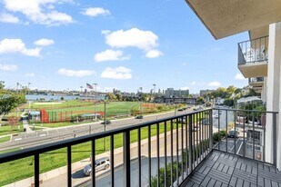 1150 River Rd in Edgewater, NJ - Building Photo