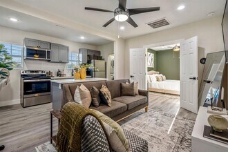 5 Estelle St in Houston, TX - Building Photo - Building Photo