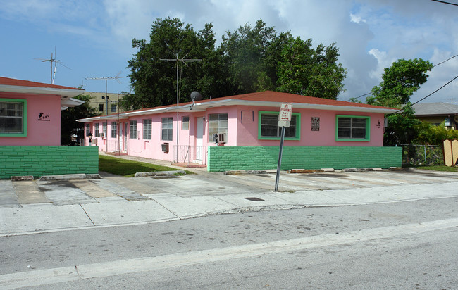 940 SW 5th St in Miami, FL - Building Photo - Building Photo