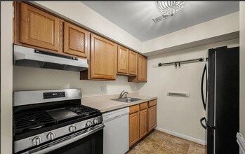 8870 Spiral Cut in Columbia, MD - Building Photo - Building Photo