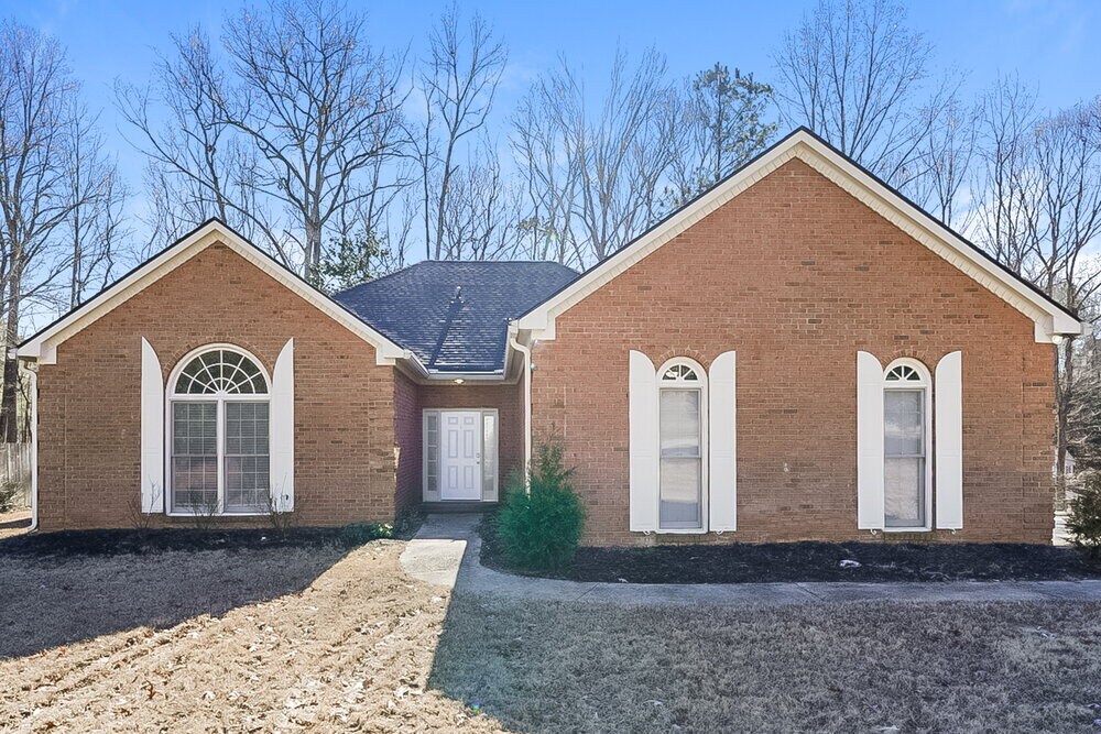 5471 Saddle Creek in Douglasville, GA - Building Photo