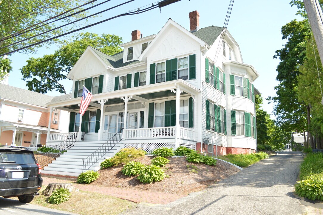 14 Church St, Unit 2 in Dover, NH - Building Photo