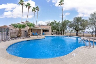Williams Gateway Apartments in Gilbert, AZ - Building Photo - Building Photo