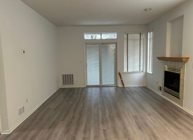 65 Wentworth Rd in Bedminster, NJ - Building Photo - Building Photo