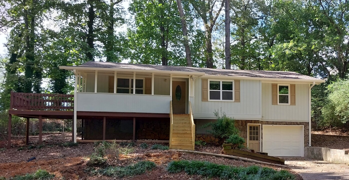 509 Friar Tuck Rd in Woodstock, GA - Building Photo