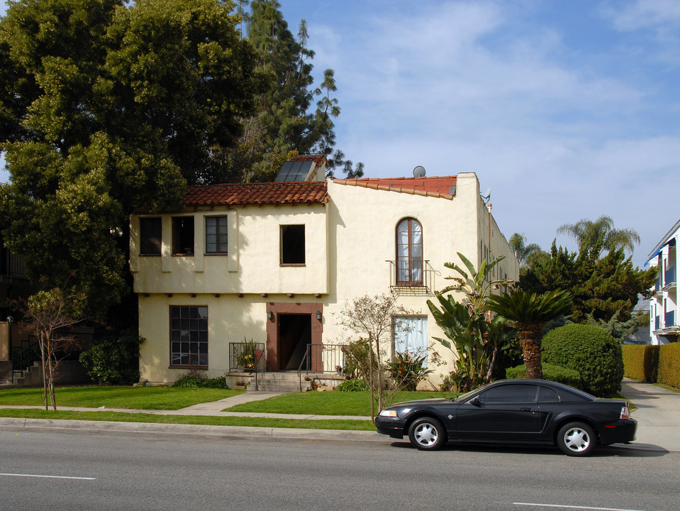 297 S Sierra Madre Blvd in Pasadena, CA - Building Photo