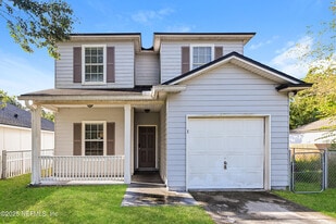 8132 Hilsdale Rd in Jacksonville, FL - Building Photo