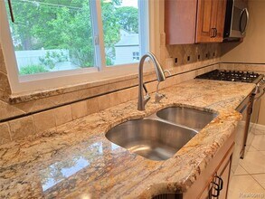 18041 Fairway in Livonia, MI - Building Photo - Building Photo