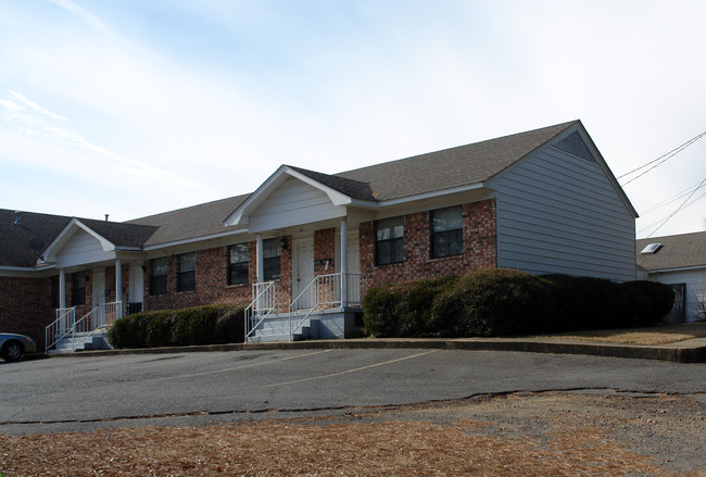 1300 W Main St in Jacksonville, AR - Foto de edificio - Building Photo