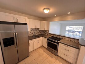 15221 NE 6th Ave in Miami, FL - Building Photo