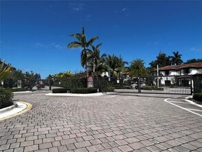 5011 Lily Way in Davie, FL - Building Photo - Building Photo