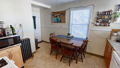62 Brock St, Unit #2 in Boston, MA - Building Photo - Building Photo