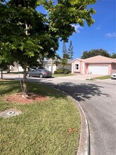 1166 NW 171st Terrace in Pembroke Pines, FL - Building Photo - Building Photo