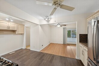 21W225 Coronet Rd in Lombard, IL - Building Photo - Building Photo