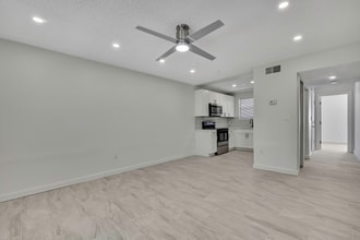 10931 W Tidewater Cir in Crystal River, FL - Foto de edificio - Building Photo