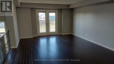 5725 Tenth Line W in Mississauga, ON - Building Photo - Building Photo