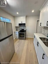 74 St Clair Ave in Kitchener, ON - Building Photo - Building Photo