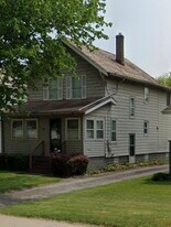 1335 Parkman Rd NW in Warren, OH - Building Photo