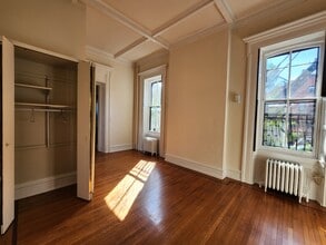 4116 Spruce St, Unit #1R in Philadelphia, PA - Foto de edificio - Building Photo