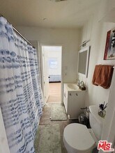 644 W 81st St in Los Angeles, CA - Building Photo - Building Photo