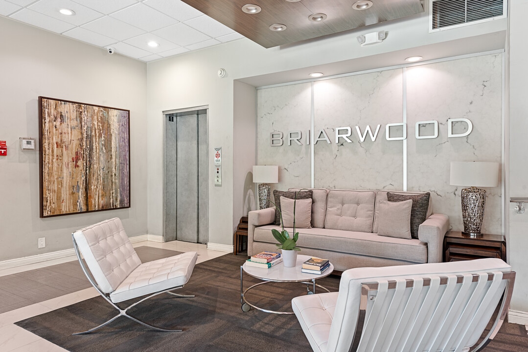 1745 Camino Palmero St, Unit Hollywood Hills 1BR Condo in West Hollywood, CA - Foto de edificio
