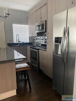 125 E Morningside Dr in South Padre Island, TX - Building Photo