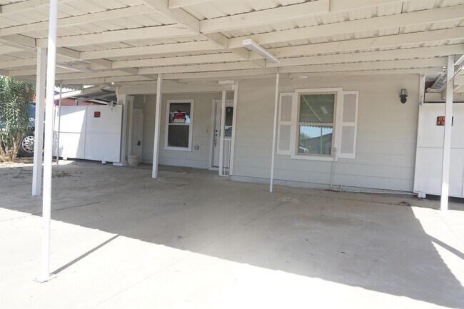 11815 Mohawk Dr in Laredo, TX - Building Photo - Building Photo