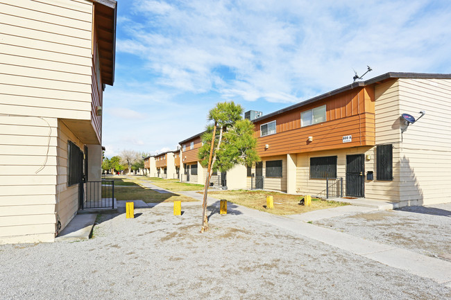 Glenwood Park Townhouses in North Las Vegas, NV - Building Photo - Building Photo