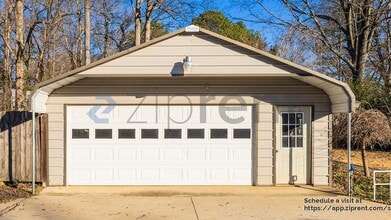 1108 Lone Oak Rd in Paris, TN - Foto de edificio - Building Photo