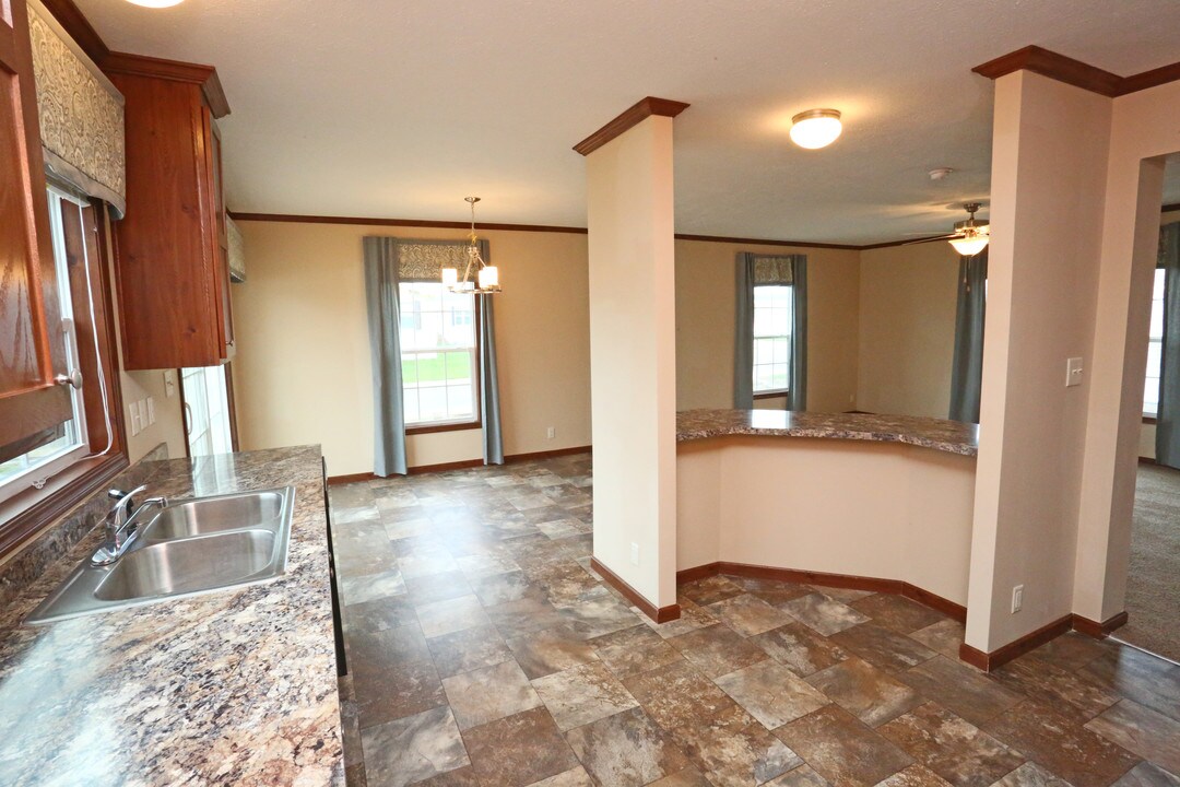 Windham Hills Estates in Jackson, MI - Foto de edificio