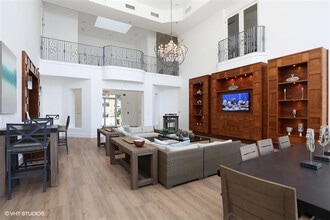 3205 NE 184th St in North Miami Beach, FL - Building Photo - Building Photo